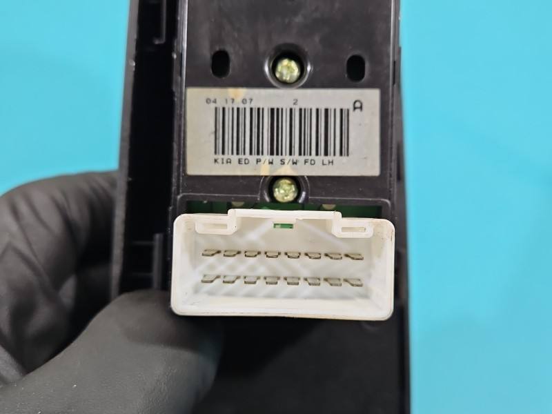 Блок кнопок стеклоподъемников Kia Ceed 82351-1H110 — фото детали 5