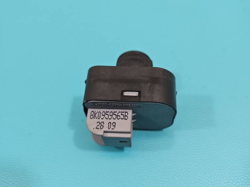 Блок кнопок склопідйомників Audi Q5 8K0959565B — фото деталі 5
