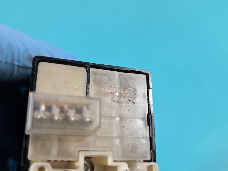Блок кнопок склопідйомників Toyota Rav4 769747E — фото деталі 6