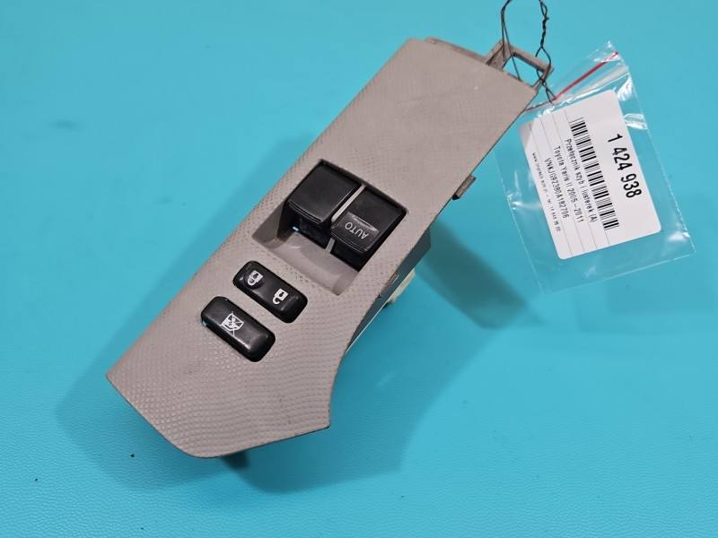 Блок кнопок склопідйомників Toyota Yaris 2 74232-0D110 — фото деталі 3