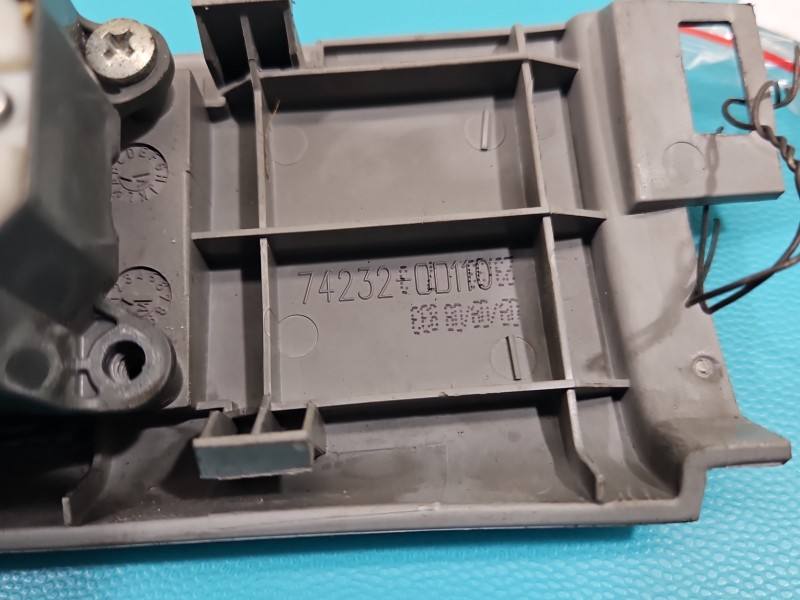 Блок кнопок склопідйомників Toyota Yaris 2 74232-0D110 — фото деталі 7