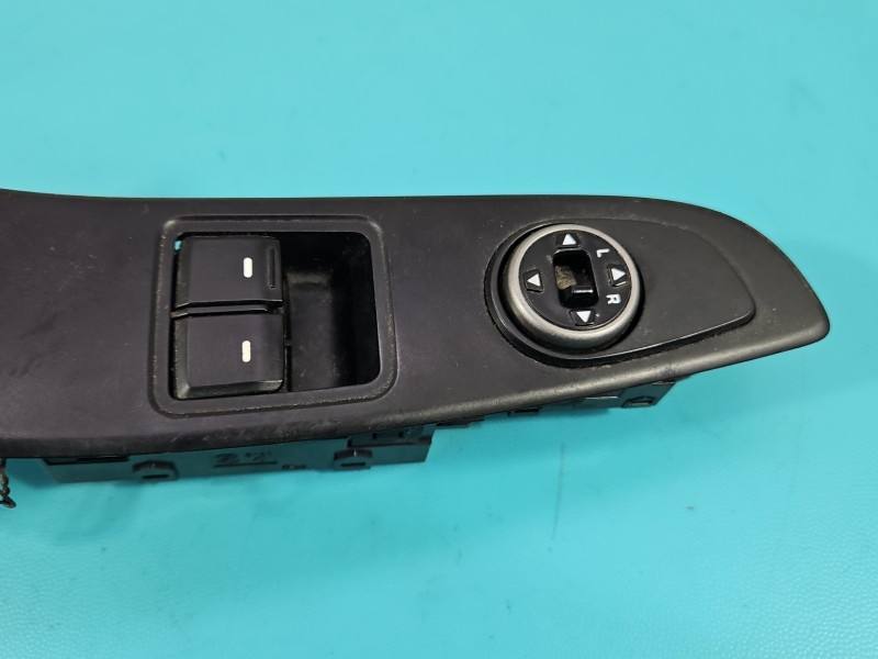 Блок кнопок склопідйомників Hyundai I20 93570-C8041 — фото деталі 2