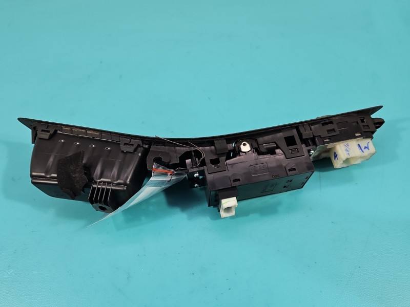 Блок кнопок склопідйомників Hyundai I20 93570-C8041 — фото деталі 4