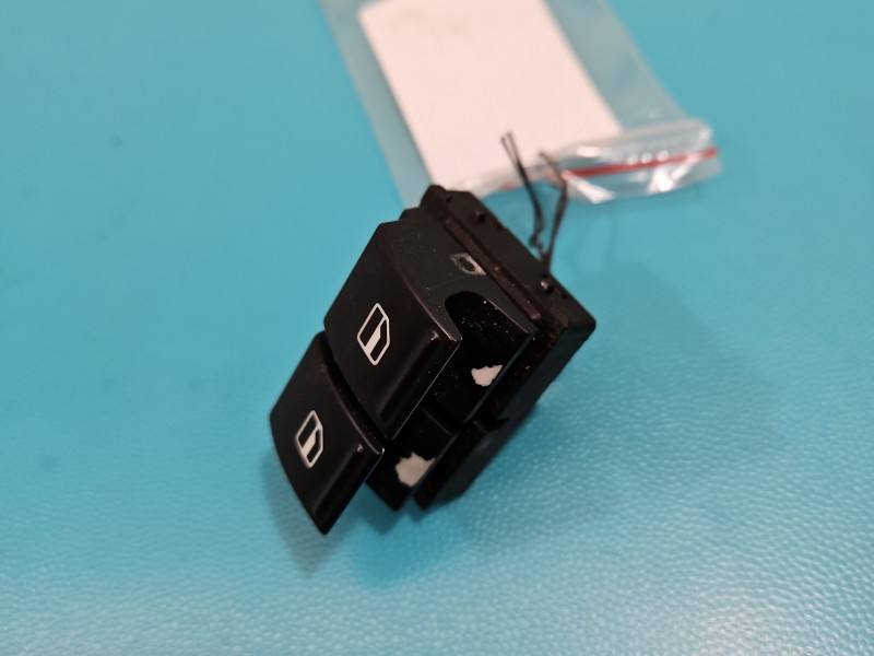 Блок кнопок стеклоподъемников Seat Ibiza 1K3959857C