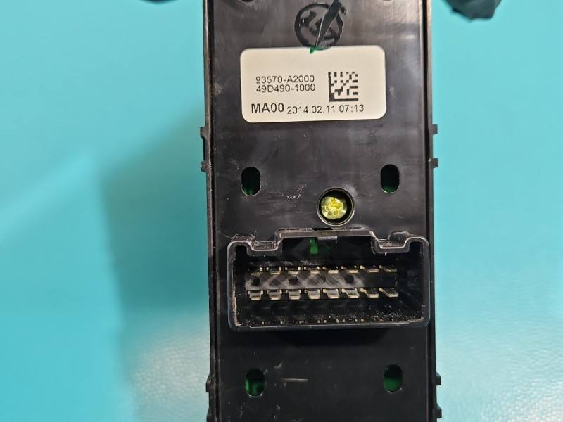 Блок кнопок склопідйомників Kia Ceed 93570-A2000 — фото деталі 4