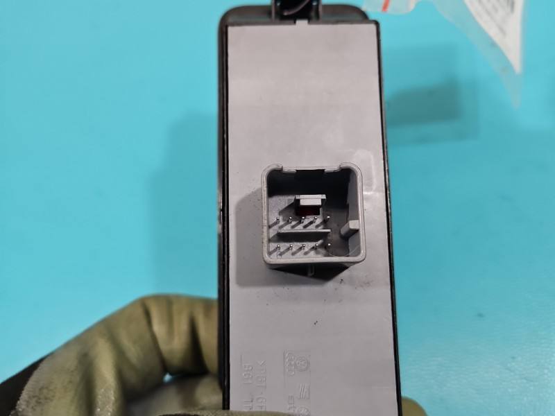 Блок кнопок стеклоподъемников Volkswagen Polo 6R0867255K — фото детали 7