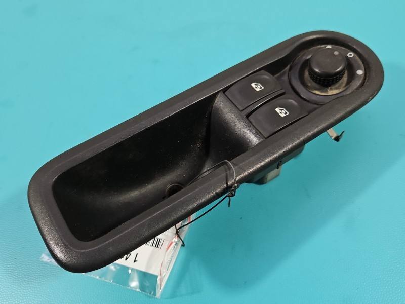 Блок кнопок склопідйомників Renault Twingo 254009494R