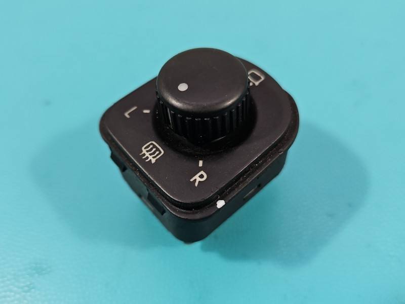Блок кнопок склопідйомників Volkswagen Golf 5 1K0959565C