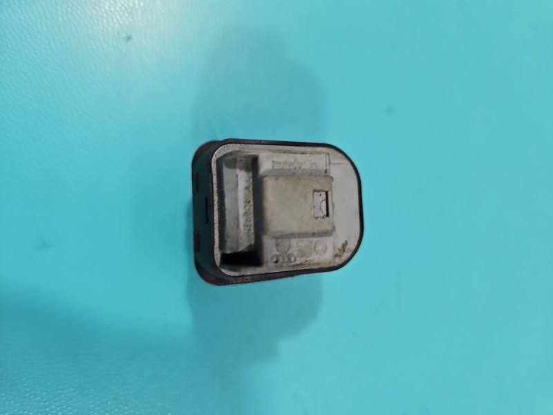 Блок кнопок склопідйомників Volkswagen Golf 5 1K0959565C — фото деталі 3