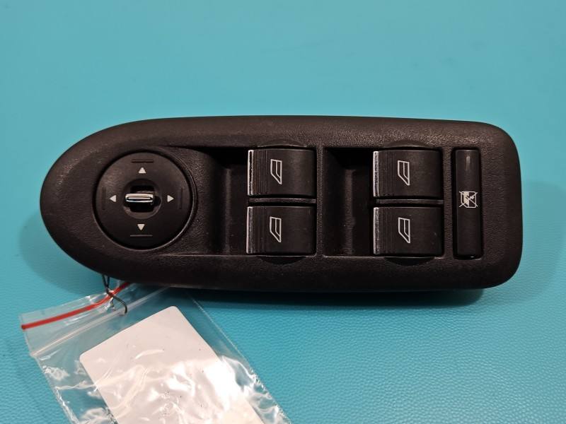 Блок кнопок склопідйомників Ford Kuga 8M5T14A132AC — фото деталі 2