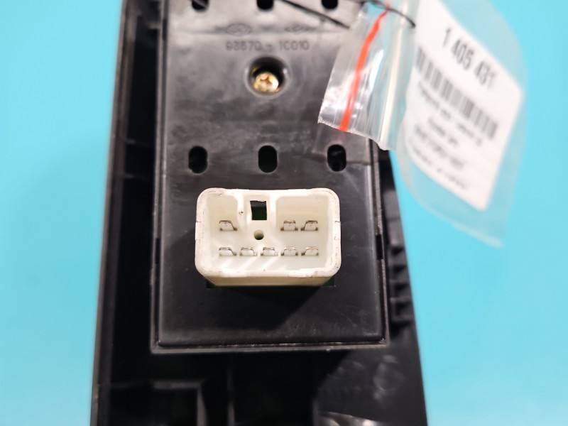 Блок кнопок стеклоподъемников Hyundai Getz 93570-1C010 — фото детали 4