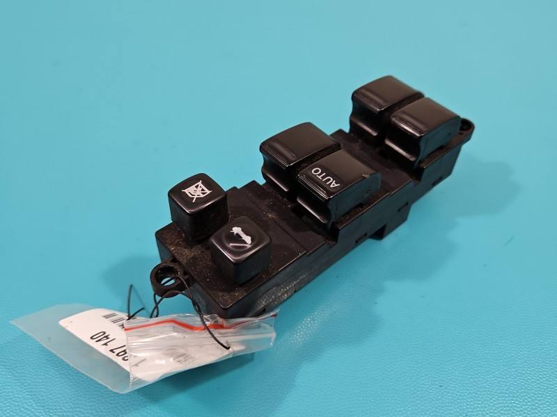 Блок кнопок склопідйомників Nissan Primera 25401AV640