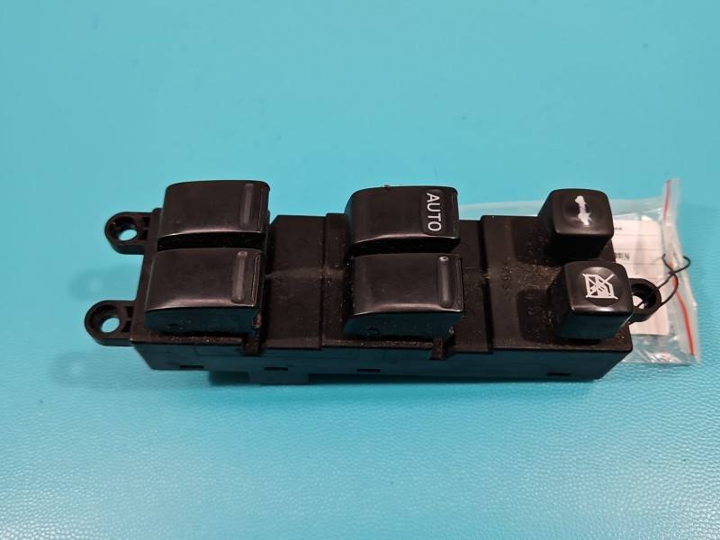 Блок кнопок склопідйомників Nissan Primera 25401AV640 — фото деталі 2