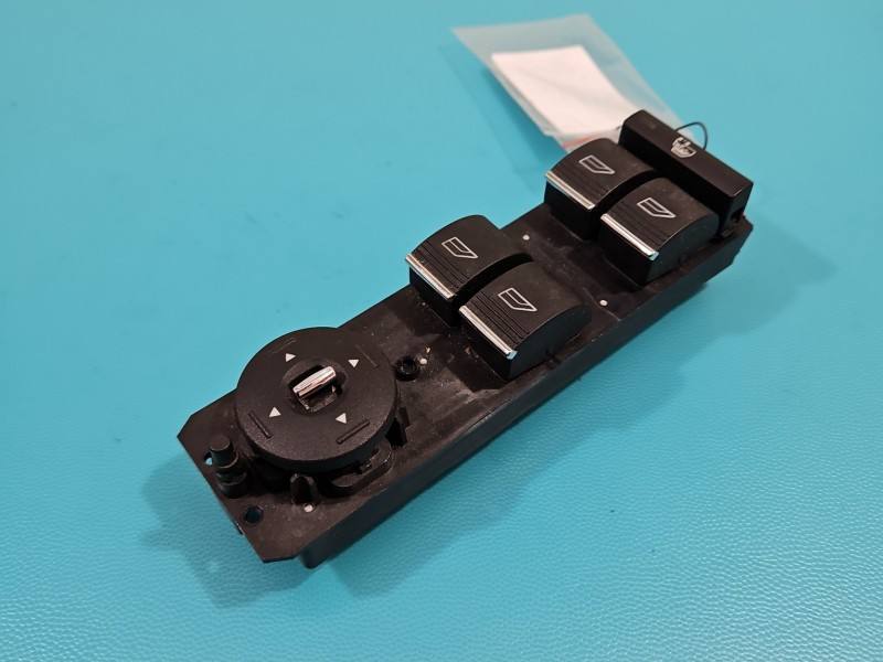 Блок кнопок склопідйомників Ford C-Max AM5T14A132DB