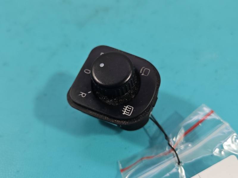 Блок кнопок склопідйомників Seat Alhambra 1K0959565J — фото деталі 2