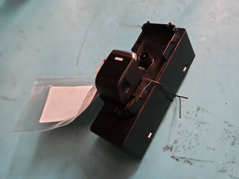 Блок кнопок склопідйомників Mazda CX-5 KA1F66370