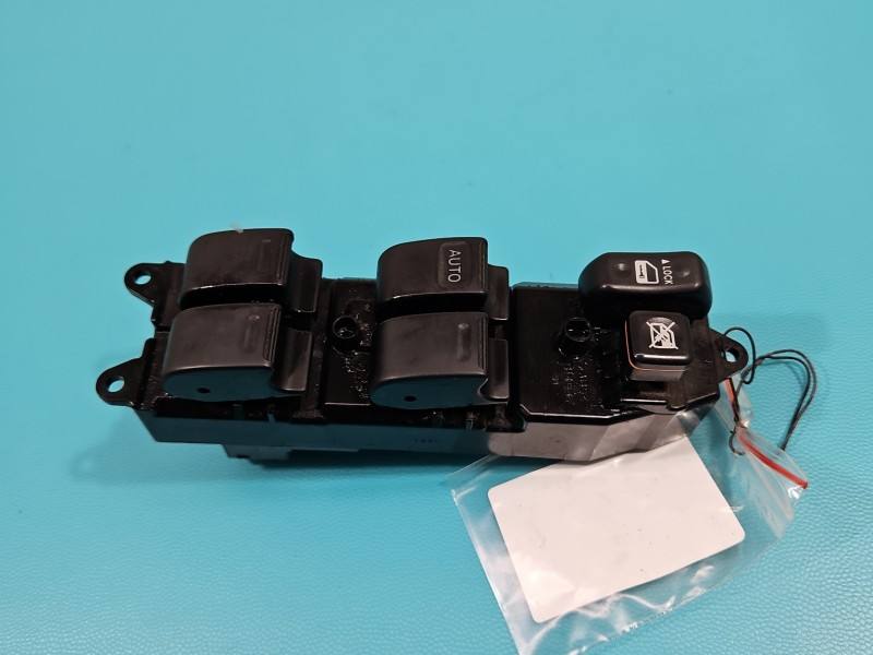 Блок кнопок склопідйомників Toyota Prius 84820-47050 — фото деталі 2