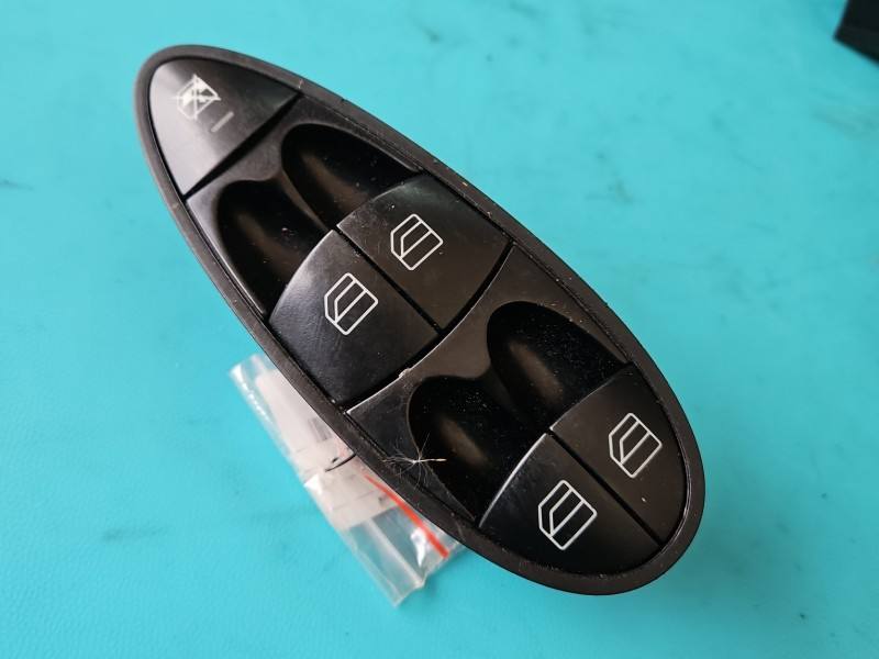Блок кнопок склопідйомників Mercedes E W211 A2118210058