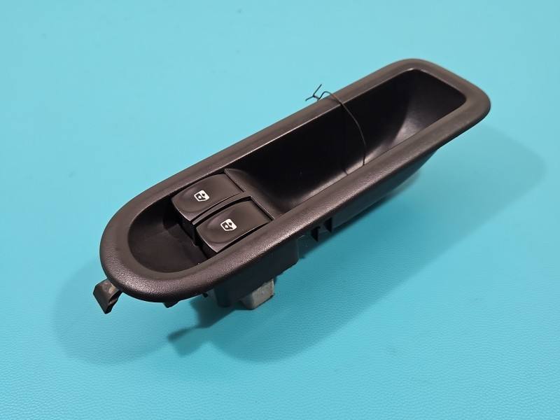 Блок кнопок склопідйомників Renault Twingo 8200356513