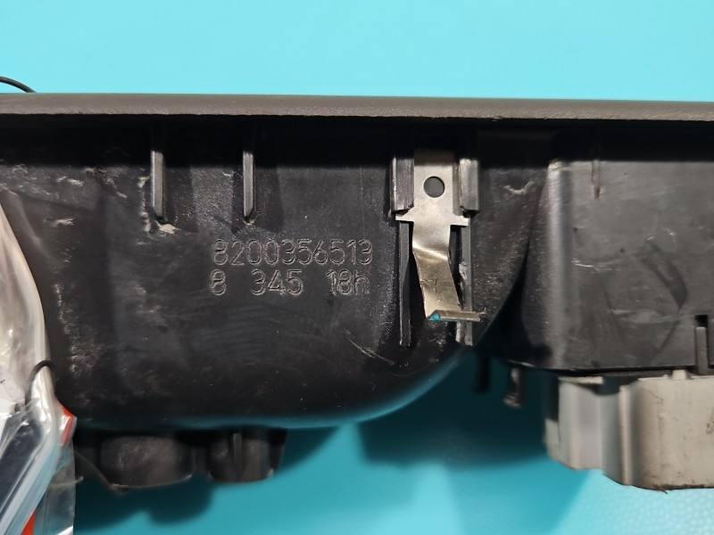 Блок кнопок склопідйомників Renault Twingo 8200356513 — фото деталі 4