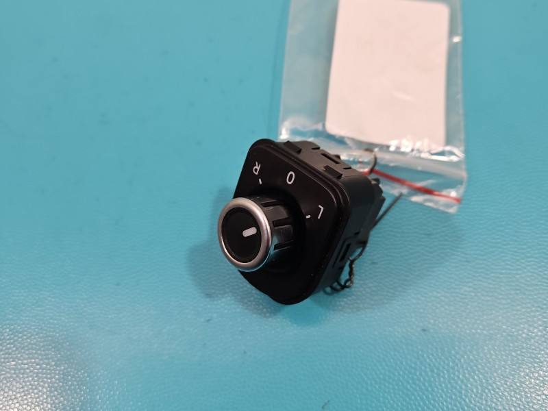 Блок кнопок склопідйомників Volkswagen Passat CC 3C8959565B