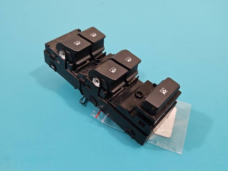 Блок кнопок стеклоподъемников Hyundai I30 93571G3030