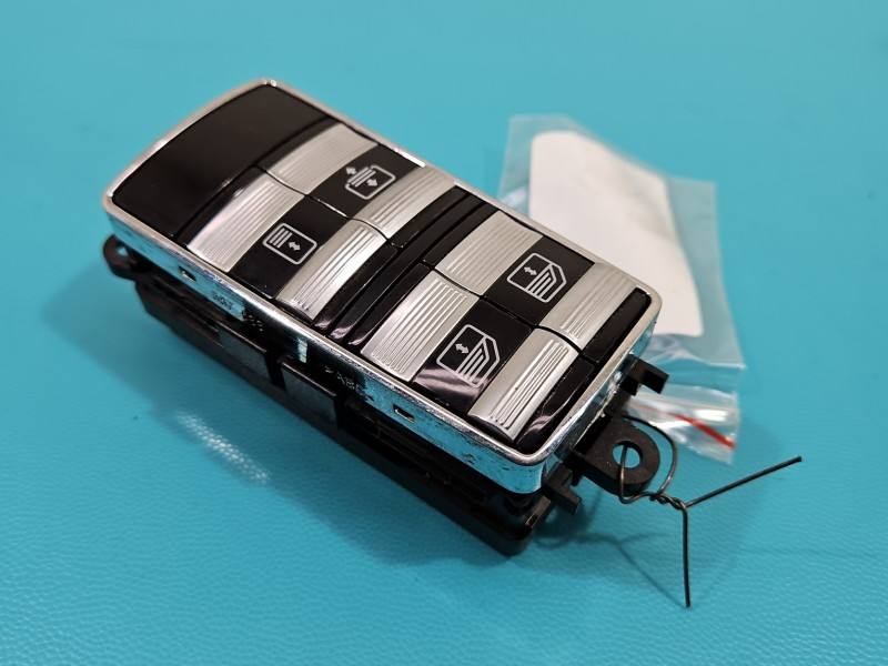 Блок кнопок склопідйомників Mercedes S W221 A2218214551