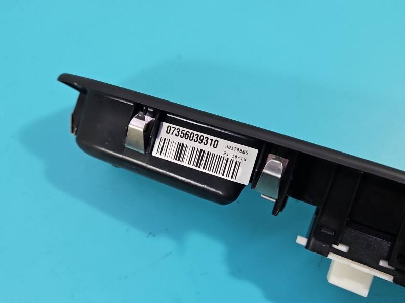 Блок кнопок склопідйомників Jeep Renegade 30170869 — фото деталі 5