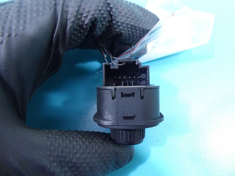 Блок кнопок склопідйомників Volkswagen Golf 6 1K0959565K — фото деталі 3