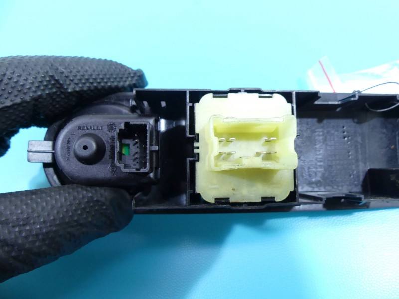 Блок кнопок склопідйомників Renault Clio 254118722R — фото деталі 6