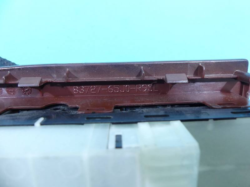 Блок кнопок склопідйомників Suzuki Grand Vitara 83727-65J0-R9SL — фото деталі 7