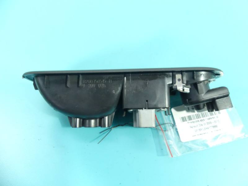 Блок кнопок стеклоподъемников Renault Clio 8200356515B — фото детали 2