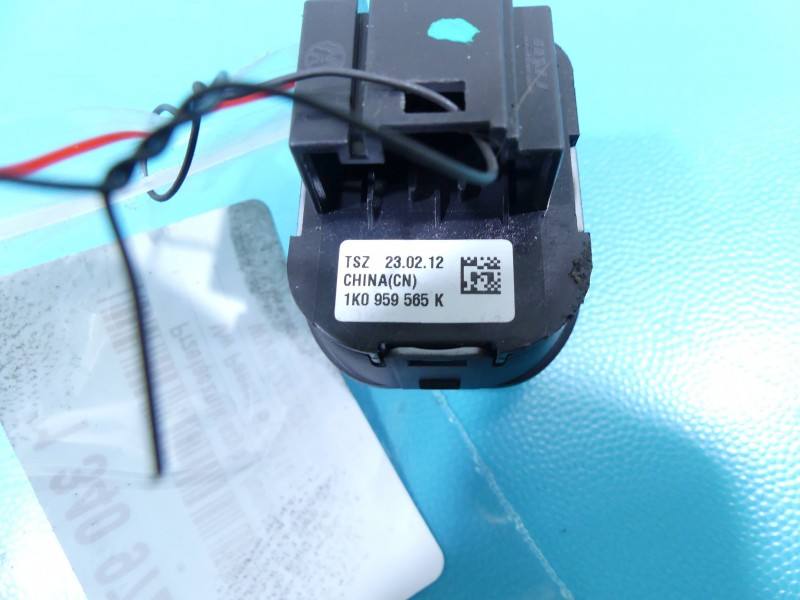 Блок кнопок склопідйомників Volkswagen Passat B7 1K0959565K — фото деталі 5