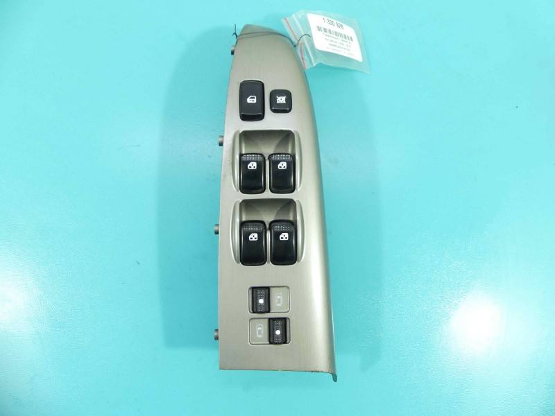 Блок кнопок склопідйомників Kia Carnival 93570-4D3200T