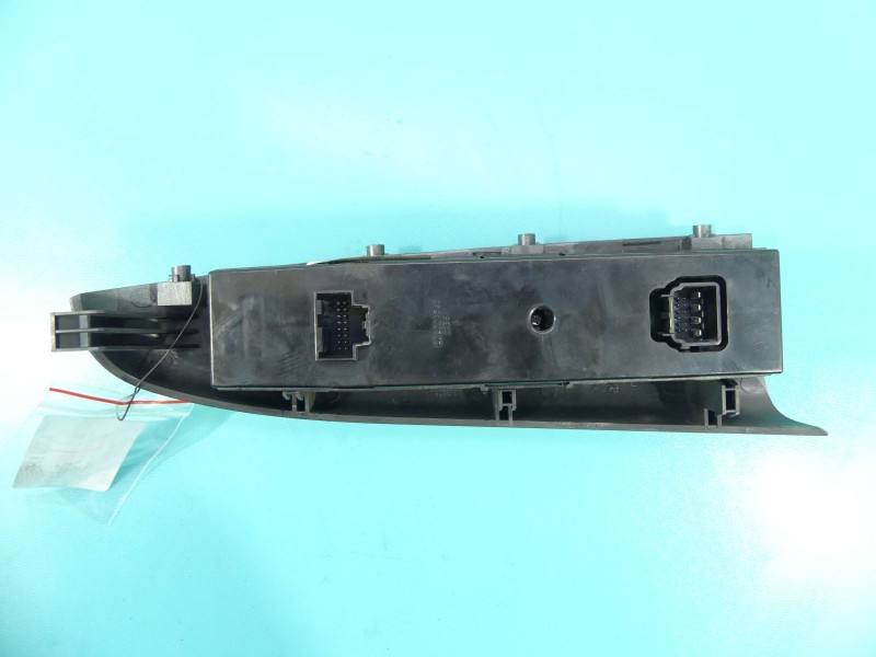 Блок кнопок склопідйомників Kia Carnival 93570-4D3200T — фото деталі 5