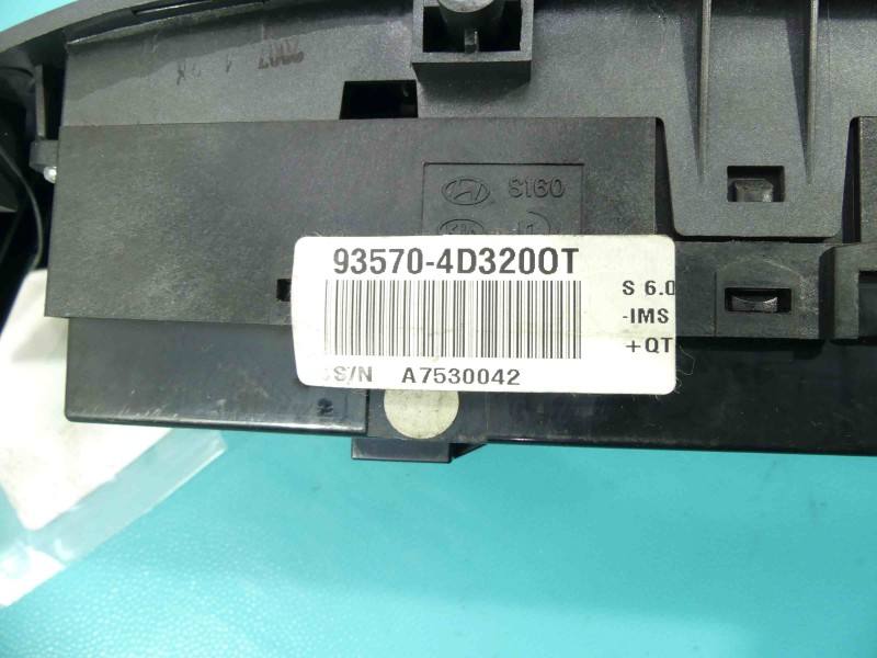 Блок кнопок склопідйомників Kia Carnival 93570-4D3200T — фото деталі 6