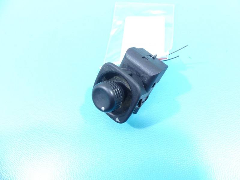 Блок кнопок стеклоподъемников Mazda Tribute YL8414B003AAW