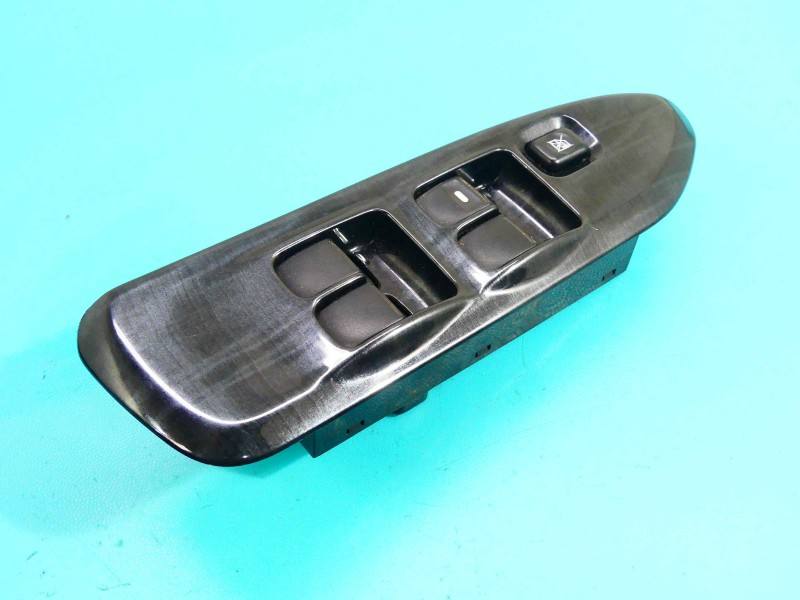 Блок кнопок стеклоподъемников Mitsubishi Lancer MR587878