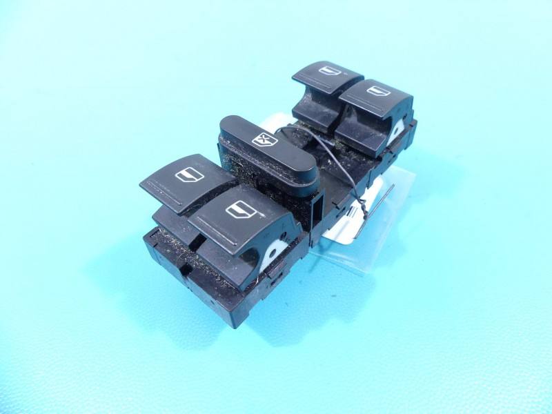 Блок кнопок склопідйомників Volkswagen Jetta 1K4959857B