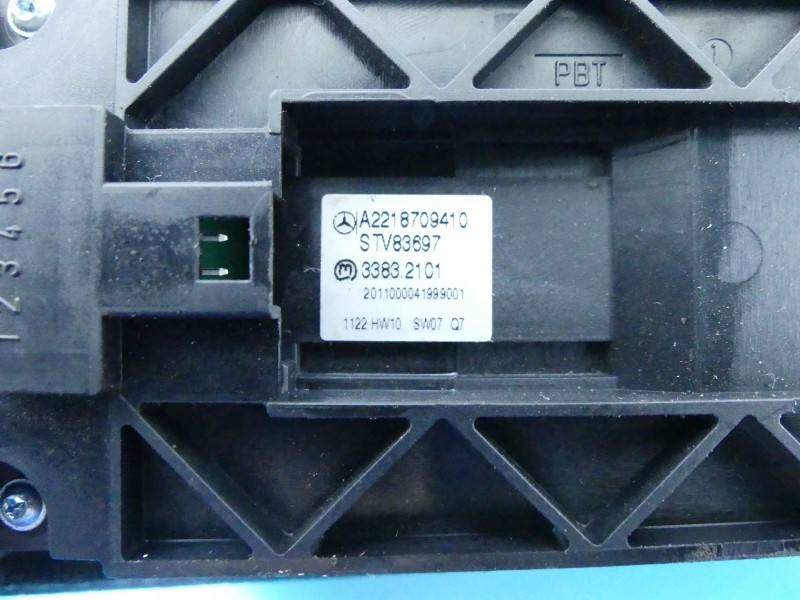 Блок кнопок склопідйомників Mercedes S W221 A2218709410 — фото деталі 4