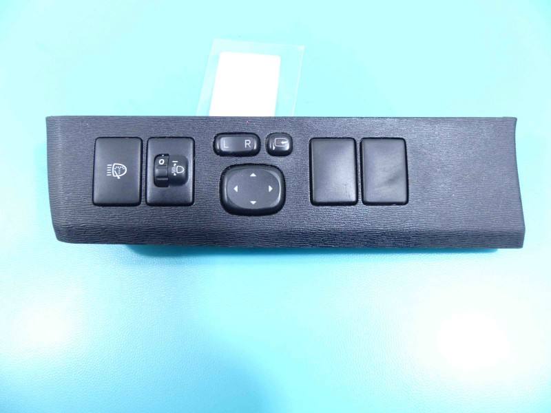 Блок кнопок склопідйомників Toyota Avensis T27 55446-05050 — фото деталі 2