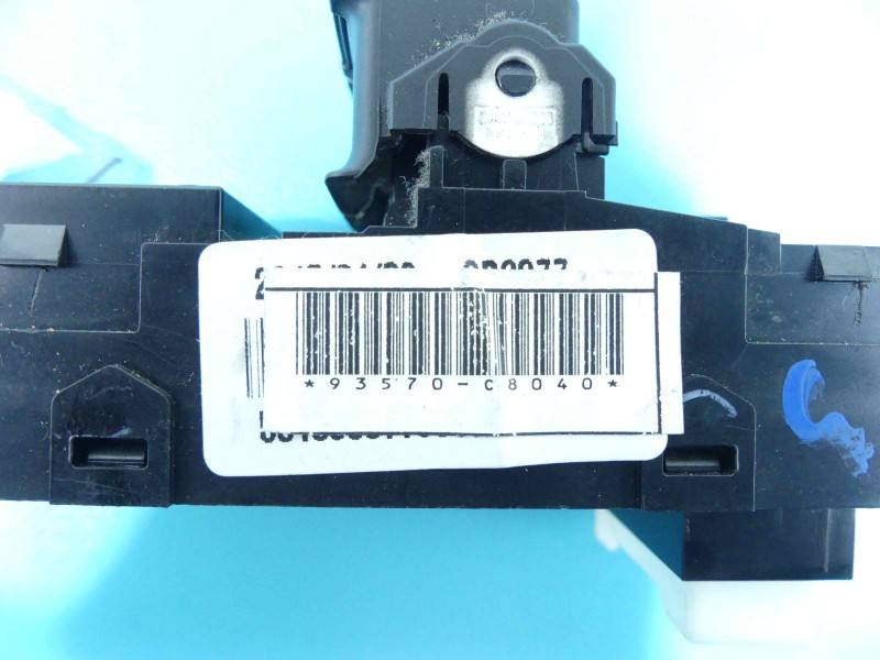 Блок кнопок склопідйомників Hyundai I20 93570-C8040 — фото деталі 4