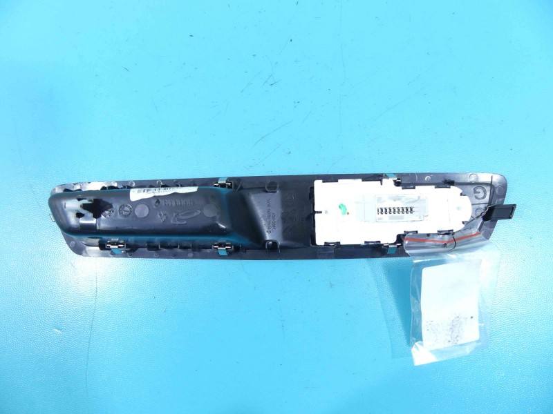 Блок кнопок склопідйомників Toyota Proace City 96784561ZD — фото деталі 3