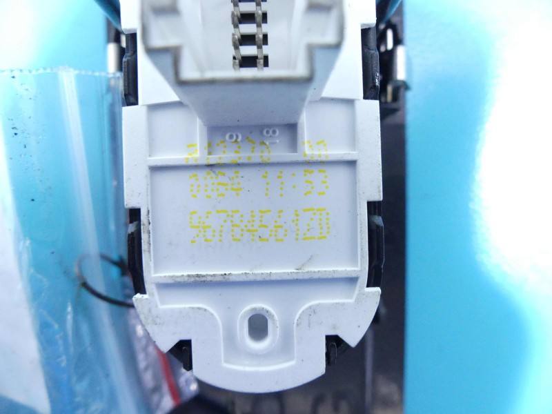 Блок кнопок склопідйомників Toyota Proace City 96784561ZD — фото деталі 5