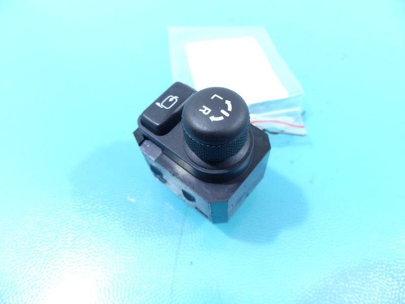 Блок кнопок склопідйомників Suzuki Sx4 57L1
