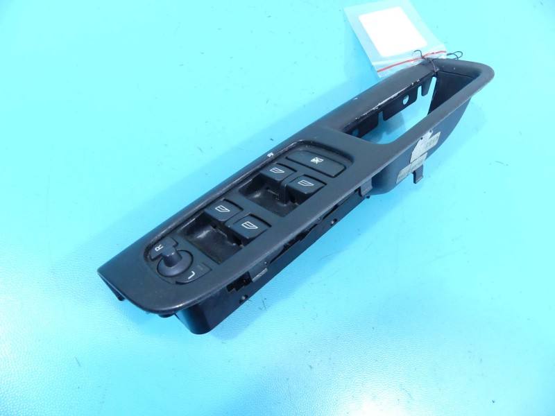 Блок кнопок стеклоподъемников Volvo S40 30710787