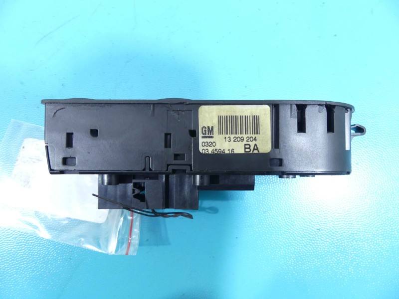 Блок кнопок склопідйомників Opel Zafira B 13209204 — фото деталі 3
