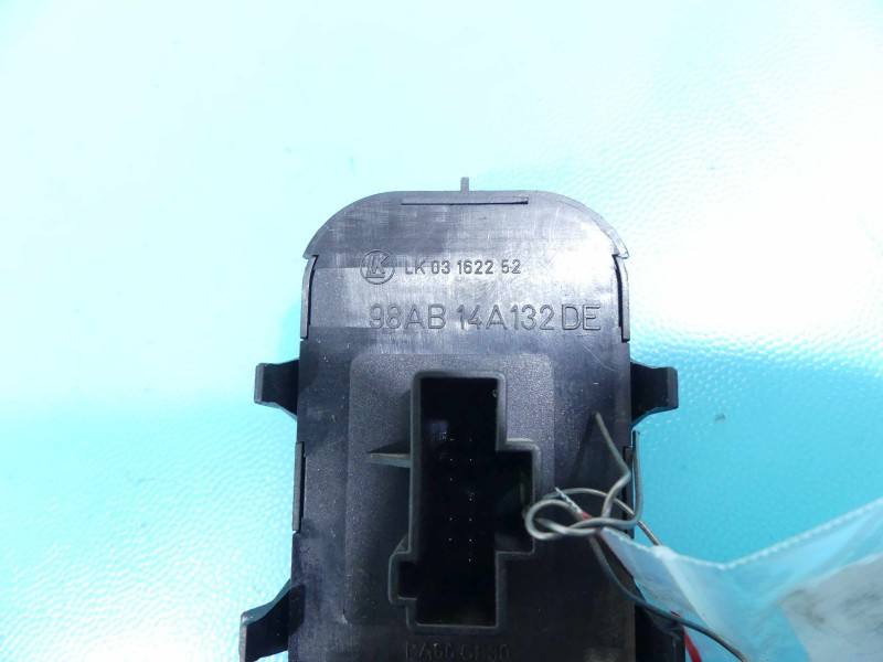 Блок кнопок стеклоподъемников Ford Focus 98AB14A132DE — фото детали 4