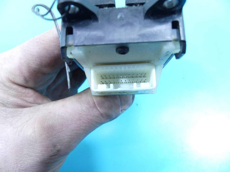 Блок кнопок склопідйомників Toyota Avensis T25 84802-05210-B0 — фото деталі 7