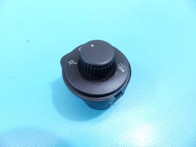 Блок кнопок склопідйомників Skoda Fabia 3 5JB959565